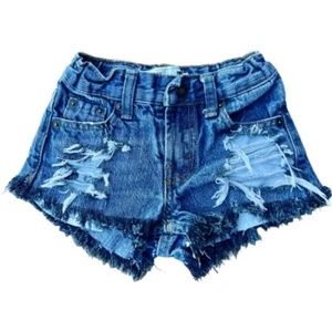 Vintage Levi’s Shorts 4T